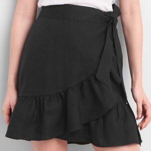 GAP black wrap ruffle skirt - XS petite, NWT